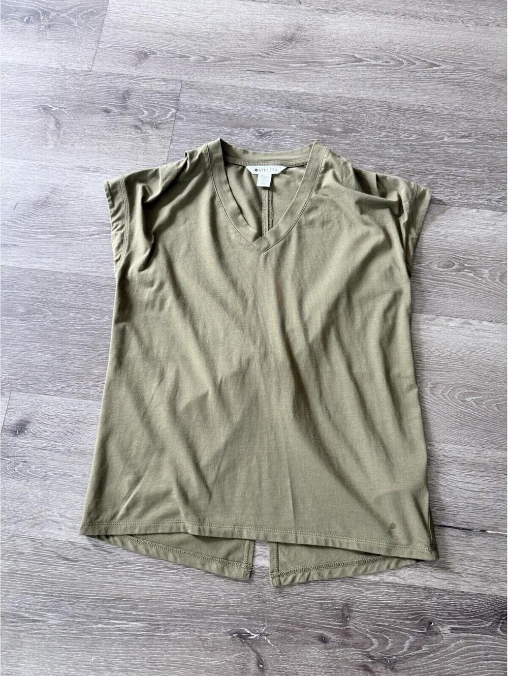 Athleta Olive Green Outbound Twist V-Neck Short‎ Sleeve Top Women's Size XXS